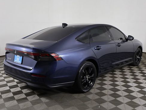 Used 2025 Honda Accord SE image 10