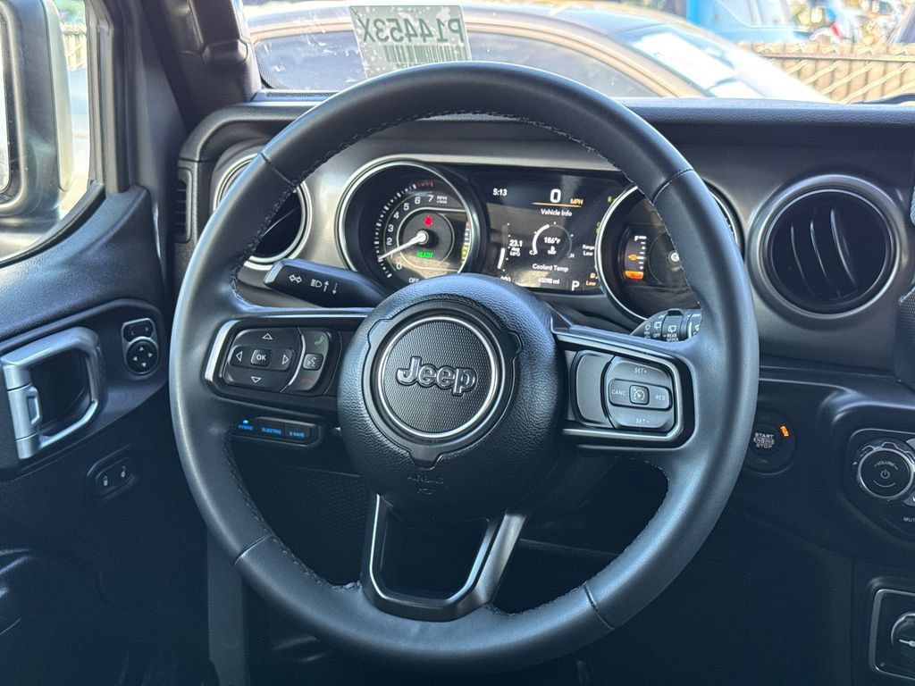 Certified 2023 Jeep Wrangler Unlimited w/ Sun & Screen Package AWD/4WD image 24