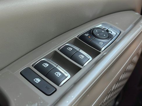 New 2026 Kia Carnival EX FWD image 24