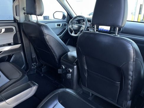 Used 2023 Ford Explorer XLT w/ Equipment Group 202A image 28