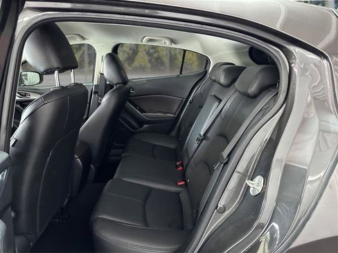 Used 2018 MAZDA MAZDA3 Touring FWD image 10