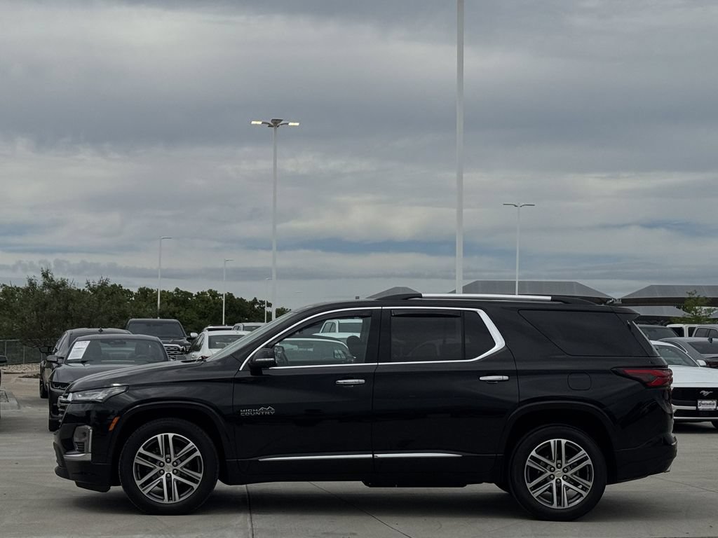 Used 2023 Chevrolet Traverse High Country w/ LPO, Floor Liner Package AWD/4WD image 3