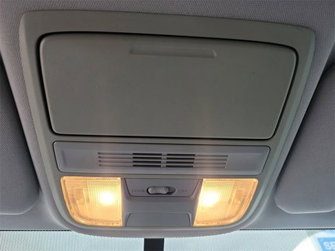 Used 2017 Honda CR-V LX image 29