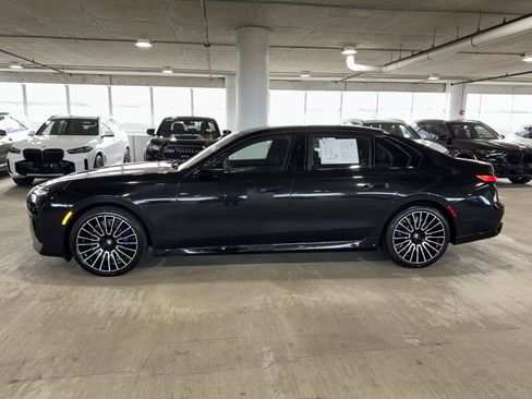 Used 2024 BMW 760i xDrive w/ Executive Package image 5