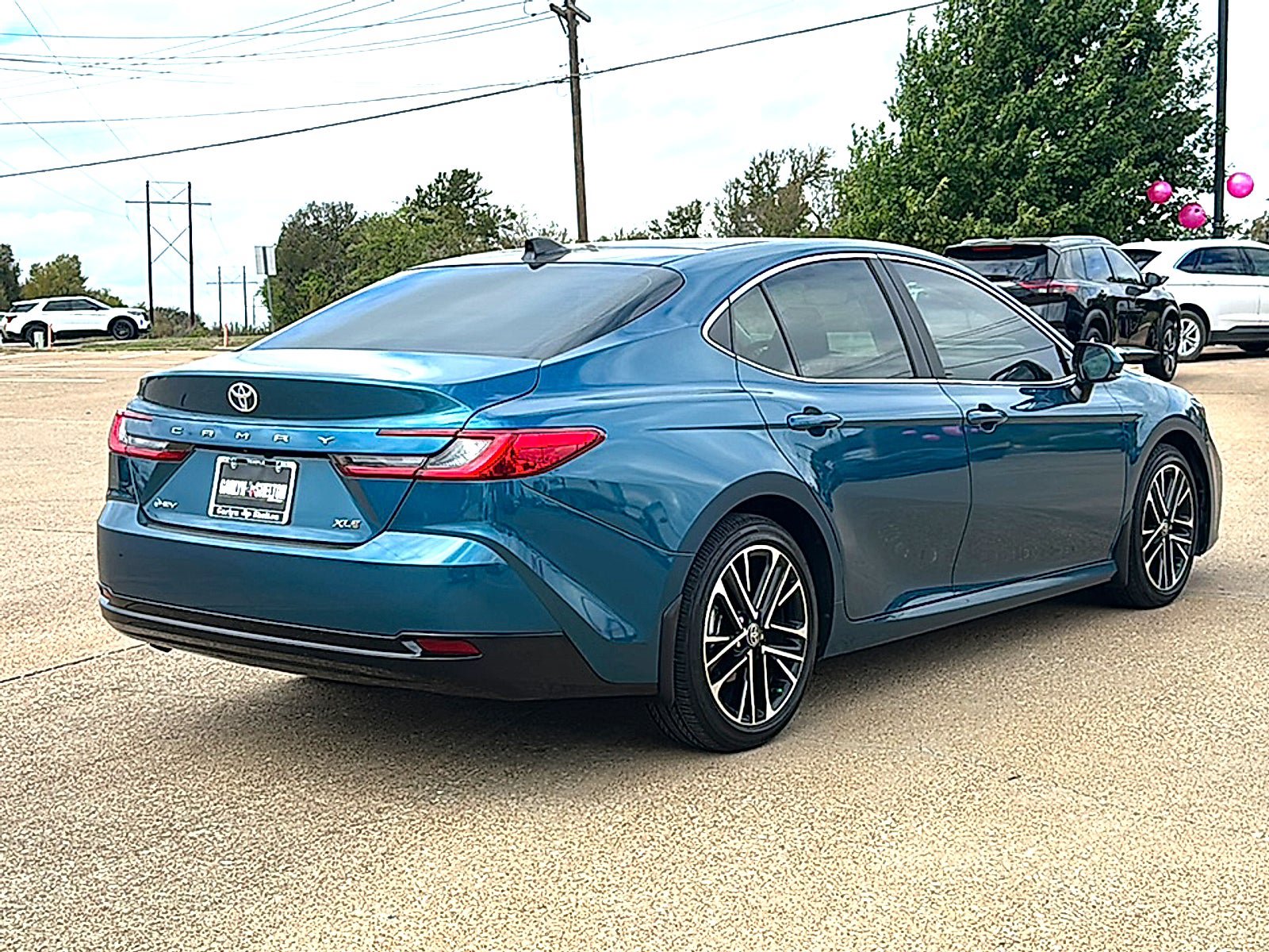 Used 2025 Toyota Camry XLE w/ Premium Package FWD image 8