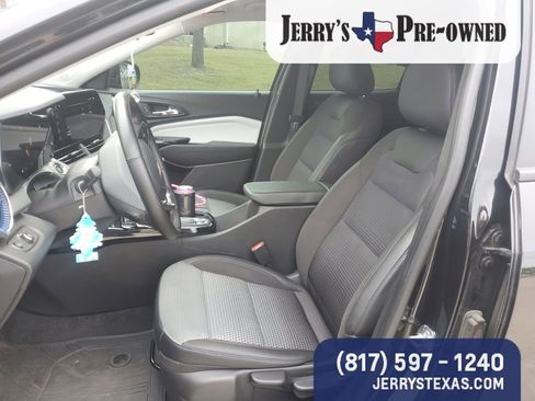 Used 2024 Chevrolet Trax LT w/ Driver Confidence Package image 6