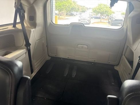 Used 2013 Chrysler Town & Country Touring-L w/ Trailer Tow Group FWD image 20