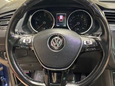 Used 2018 Volkswagen Tiguan SEL image 28