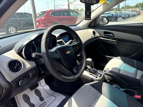 Used 2016 Chevrolet Cruze LS image 8