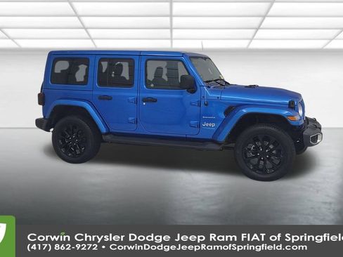 Used 2021 Jeep Wrangler Unlimited Sahara w/ Cold Weather Group image 16