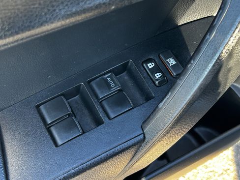 Used 2018 Toyota Corolla SE image 21