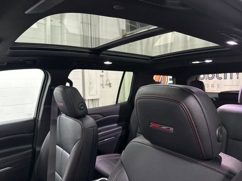 Used 2025 Chevrolet Traverse Z71 w/ Driver Confidence Package image 38