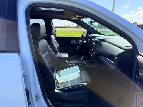 Certified 2022 Chevrolet Traverse Premier w/ Redline Edition AWD/4WD image 11