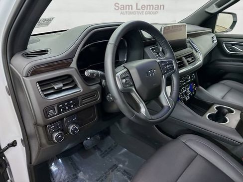 Used 2024 Chevrolet Suburban Z71 w/ Luxury Package image 11