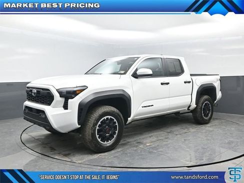 Used 2024 Toyota Tacoma TRD Off-Road AWD/4WD image 1