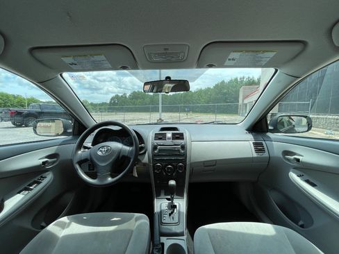 Used 2013 Toyota Corolla L FWD image 27