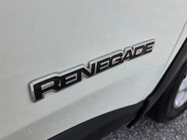 Used 2016 Jeep Renegade Latitude FWD image 18