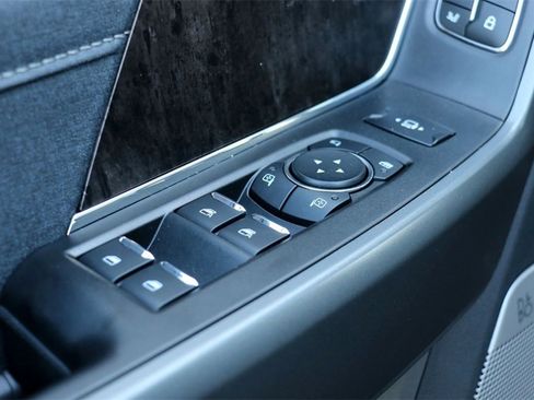 New 2026 Ford F250 Lariat w/ Black Appearance Package image 17