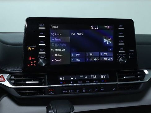 Used 2024 Toyota Sienna XLE image 37