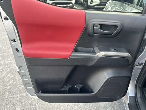 Used 2020 Toyota Tacoma SR5 w/ Technology Package AWD/4WD image 18