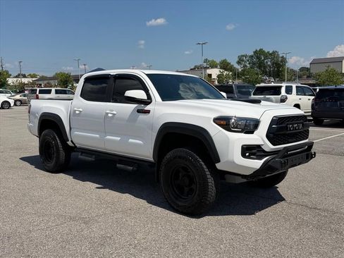Used 2019 Toyota Tacoma TRD Pro AWD/4WD image 2