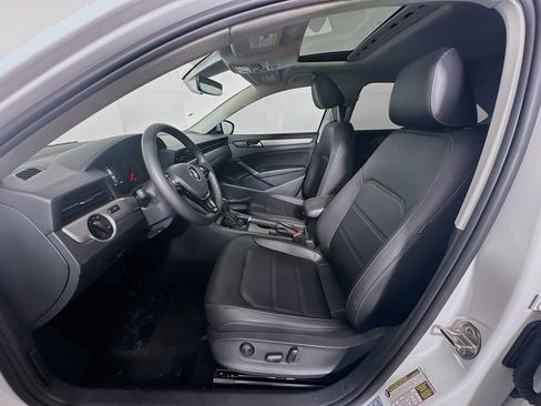 Used 2021 Volkswagen Passat 2.0T SE image 13