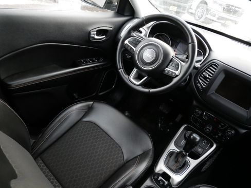 Used 2020 Jeep Compass Latitude image 9