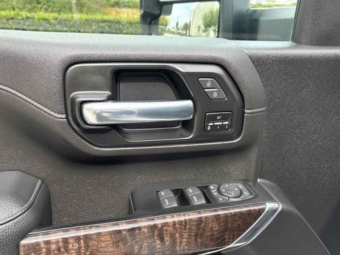 Used 2023 GMC Sierra 3500 Denali w/ Technology Package AWD/4WD image 19