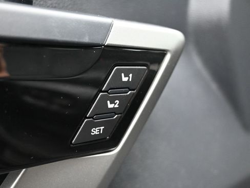 Used 2025 Toyota Tundra Limited image 27