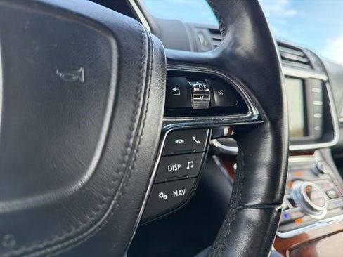 Used 2018 Lincoln Continental Select image 36