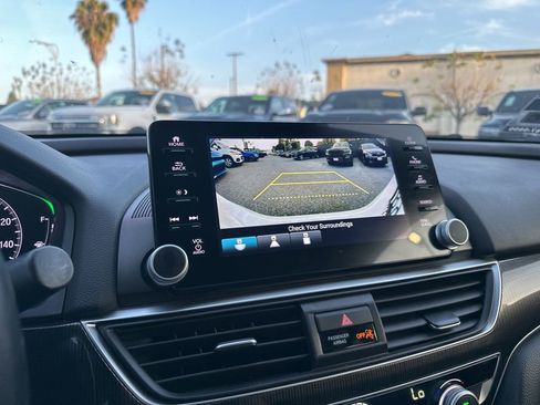 Used 2022 Honda Accord Sport image 11