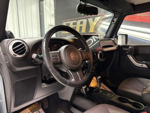 Used 2014 Jeep Wrangler Unlimited Sahara w/ Max Tow Package image 6