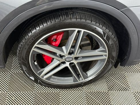 Used 2018 Audi SQ5 Prestige w/ Prestige Package image 8