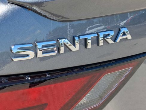 Used 2023 Nissan Sentra SR w/ SR Premium Package FWD image 11