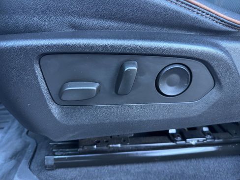 Used 2023 GMC Canyon AT4 w/ Canyon Safety Plus Package image 7