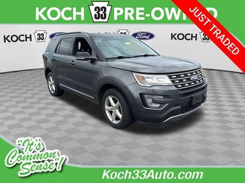 Used 2016 Ford Explorer XLT w/ Equipment Group 202A AWD/4WD image 1
