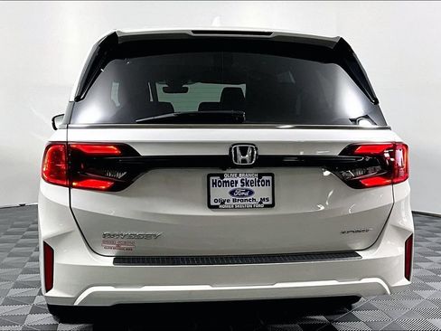 Used 2025 Honda Odyssey Sport-L image 4