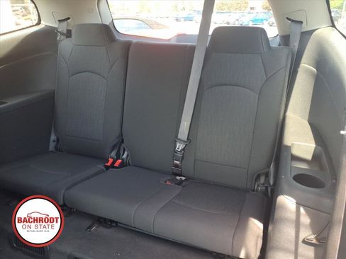 Used 2015 Chevrolet Traverse LT w/ Style and Technology Package FWD image 29