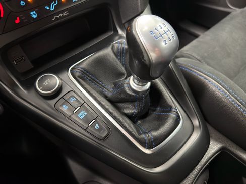 Used 2016 Ford Focus RS image 25