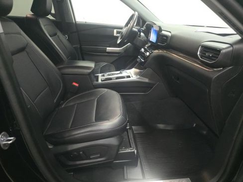 Used 2023 Ford Explorer Limited w/ Equipment Group 301A image 3