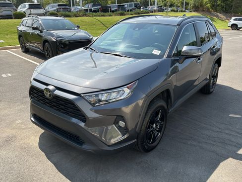 Used 2021 Toyota RAV4 XLE AWD/4WD image 5