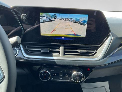 Used 2025 Chevrolet Trax ACTIV w/ Driver Confidence Package image 17