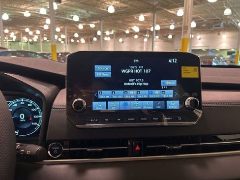 New 2025 Mitsubishi Outlander SE image 14