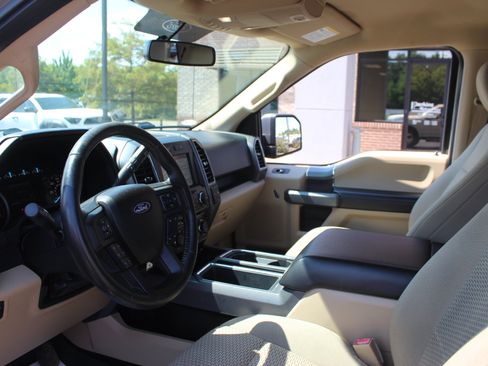 Used 2018 Ford F150 XLT w/ Equipment Group 302A Luxury AWD/4WD image 15