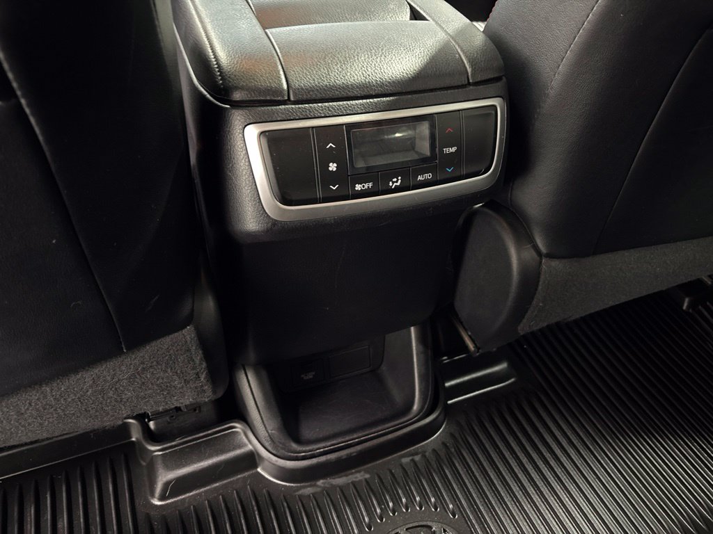 Used 2019 Toyota Highlander SE AWD/4WD image 45