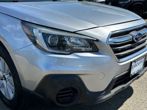 Used 2019 Subaru Outback 2.5i AWD/4WD image 8