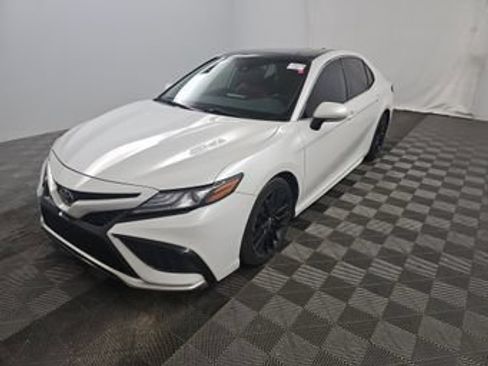 Used 2022 Toyota Camry XSE FWD image 1