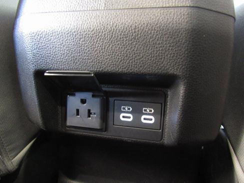 Certified 2025 Toyota Tacoma TRD Off-Road image 37