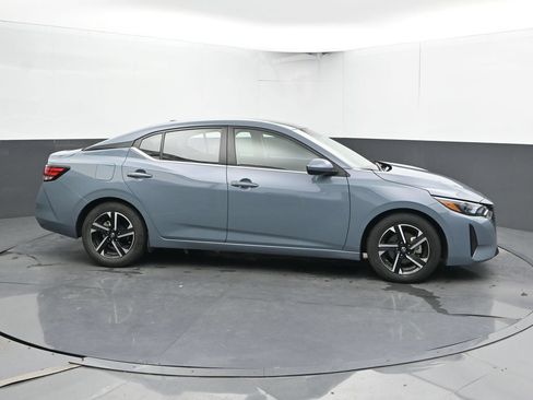 Used 2024 Nissan Sentra SV FWD image 4