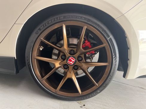 Used 2023 Honda Civic Type R image 15